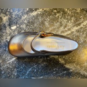 Brand new in box never worn La Coqueta girls Mary Jane -Bronze color